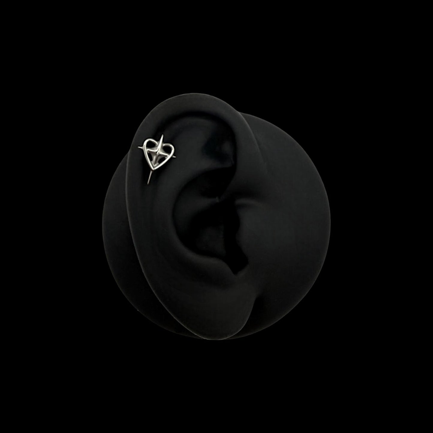 Heartpiercer Labret Titan | Gothic Piercing in Silber