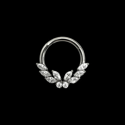 Flora Luxe – Titan Clicker mit Zirkonia