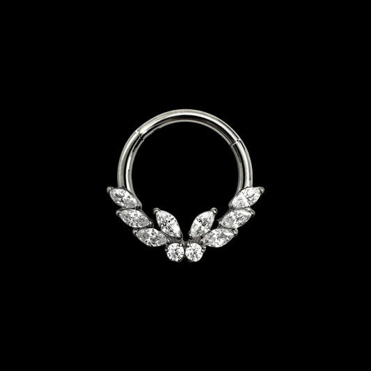 Flora Luxe – Titan Clicker mit Zirkonia