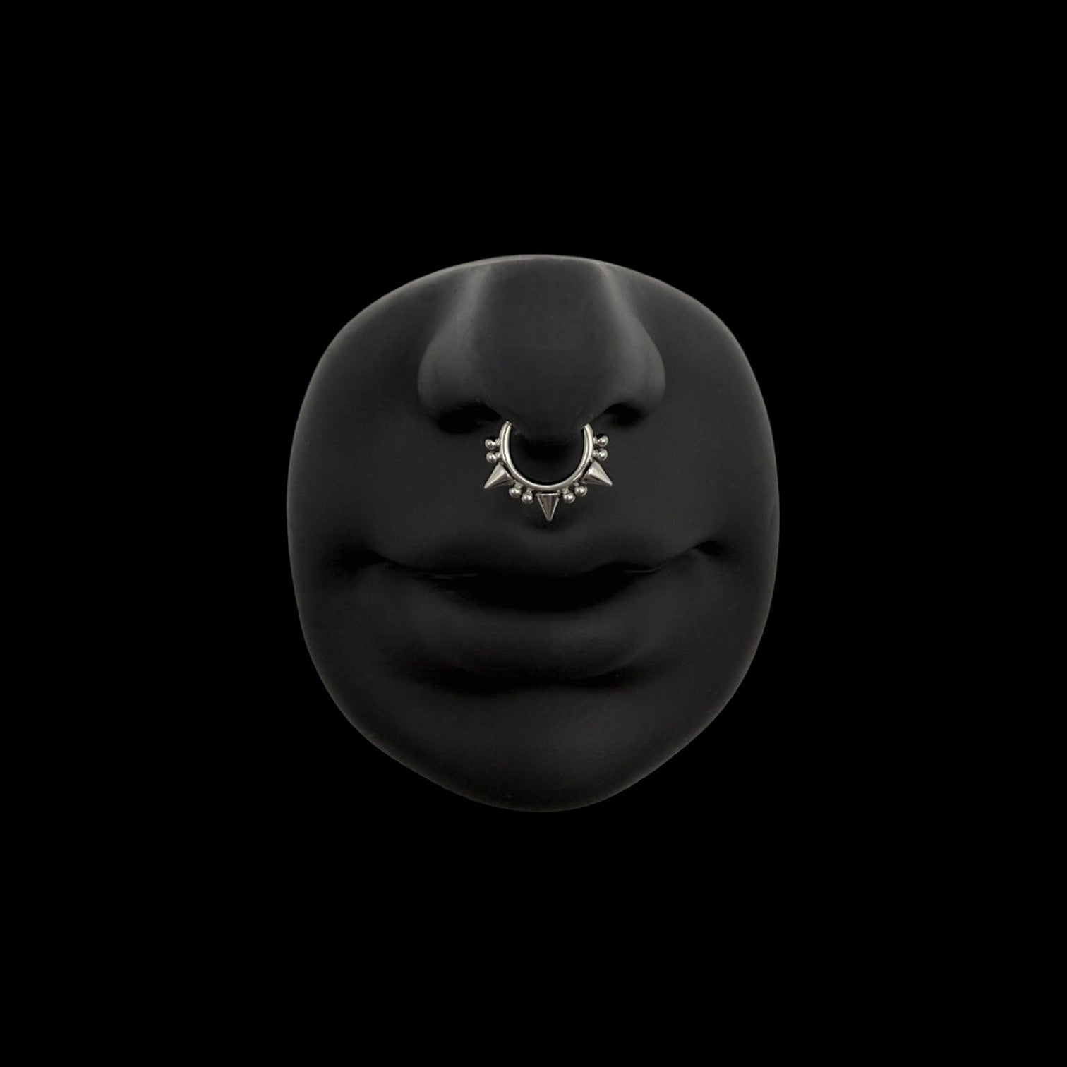 SPIKE RING