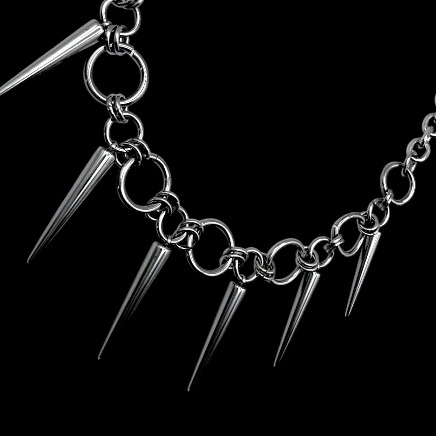 SPIKE CHAIN NECKLACE