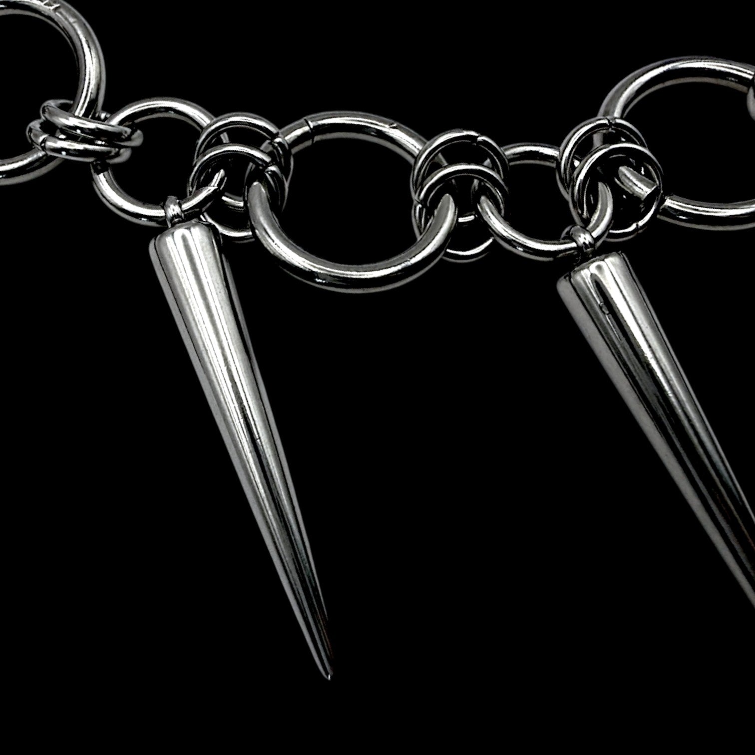 SPIKE CHAIN NECKLACE