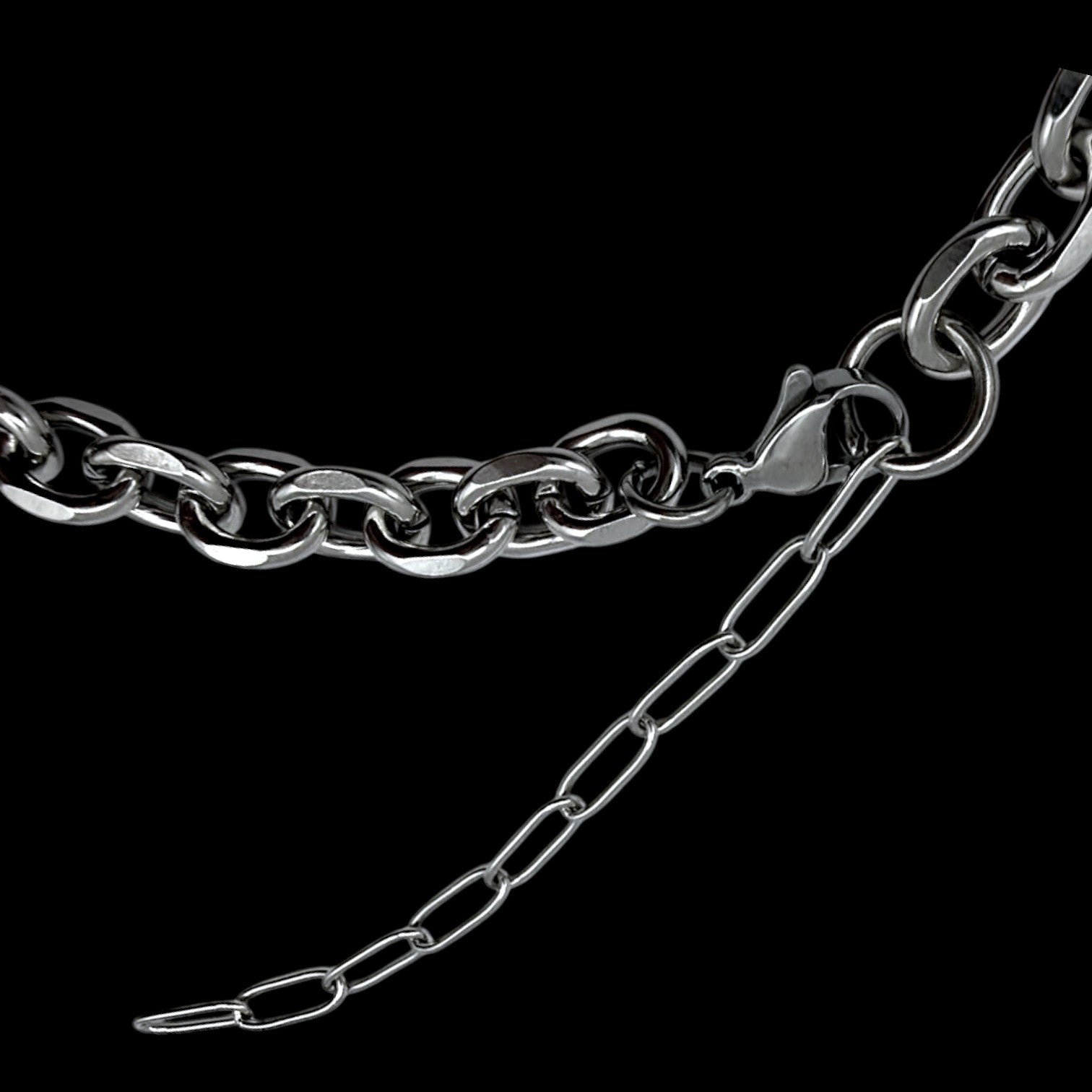 SPIKE CHAIN NECKLACE