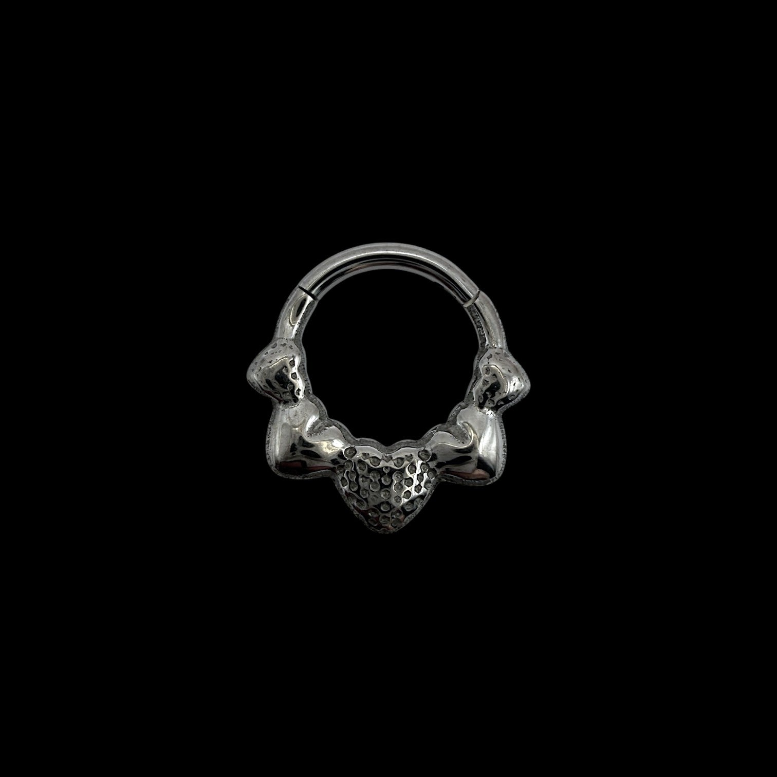 SPIKE HEART RING