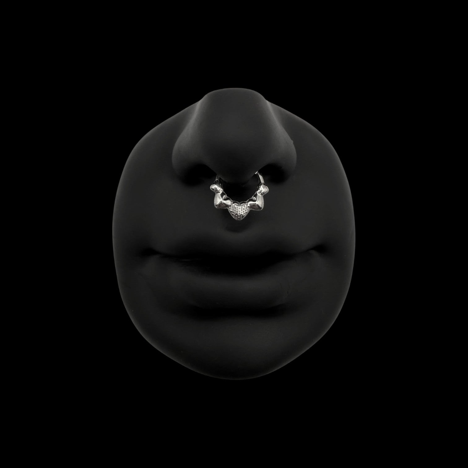 SPIKE HEART RING